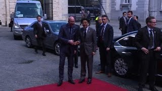 Le Premier Ministre Japonais Reçu Par Le Premier Ministre Belge