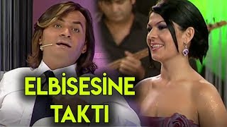 Armağan Çağlayan Yarişmacinin Elbi̇sesi̇ne Takti - Popstar