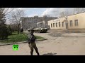 Video: Anti-govt militia drifting on Ukrainian APC in Slavyansk klip izle