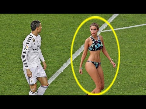 Khi trận đấu phải tạm hoãn bất ngờ bởi các "vị khách không mời" mà đến