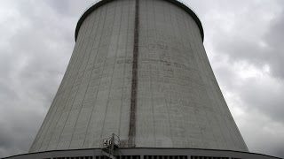 Erkundung Im Kühlturm Ein Kraftwerk-Kühlturm Von Innen Exploring Hidden Places