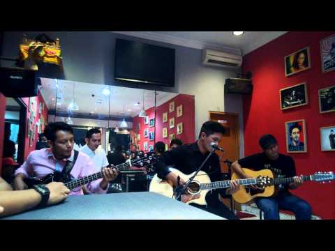 Captain Jack - TV Sampah (acoustic version) -at Mars Radiance...