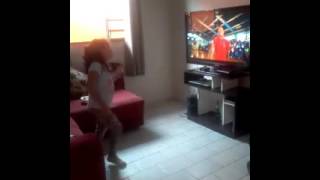 Maria Eduarda Dançando
