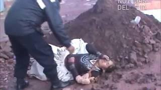 Mujer Cholita Dormia Borracha
