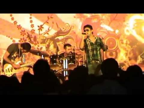 FARHAN SAEED PERFORMANCE AT JUET guna-halka halka suroor