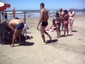 TROLANDO A TIA NA PRAIA...
