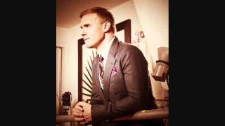 Watch Gary Barlow Ayudame video