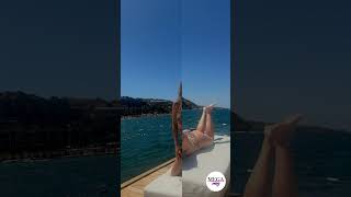 Melisa Döngelden Şezlong Pozları