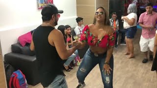 Onde A Nega Mayone Chega Arrebenta No Forró