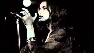 Watch Mazzy Star Cry Cry video