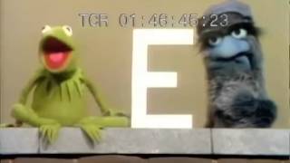 Clic Sesame Street - Kermits Letter Ef Lecture