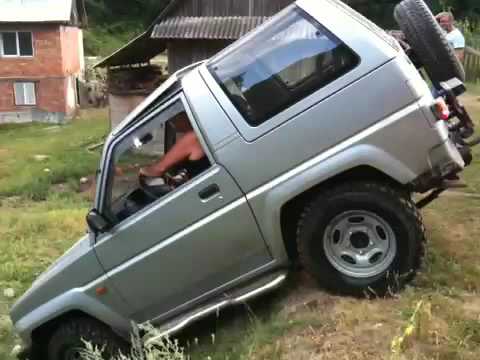 Suzuki vitara vs daihatsu feroza 2