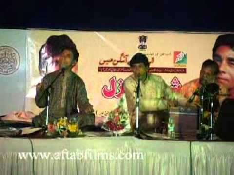 Nazar mujh se milati ho to sharma si jaati ho Ahmed hussain...