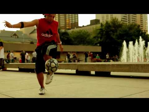 video til Fodboldstomp: Kombiner fodbold og stomp