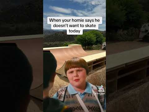 Tag that person down below‼️⬇️😂🛹🎥 #miniramp #skater #oc #ramps #woodbuilding #backyarddesign