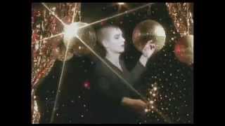 Watch Sinead OConnor The Emperors New Clothes video
