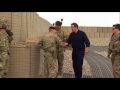 En visite en Afghanistan, David Cameron prône le dialogue avec les talibans