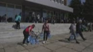 Toretsk Residents Queue For Water Amid Supply Issues