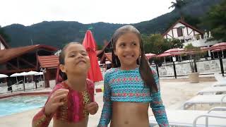 Pulos Malucos Na Piscina