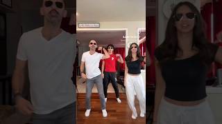 60 Seconds Of Family Dance #Ello