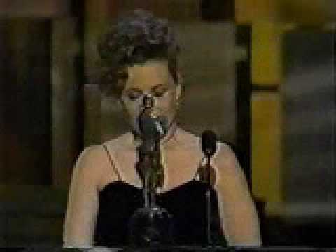 Gillian Anderson 2001 Academy Awards pic