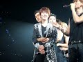 Super Junior Mexico! Kyuhyun hug by Siwon so he hug Eunhyuk!