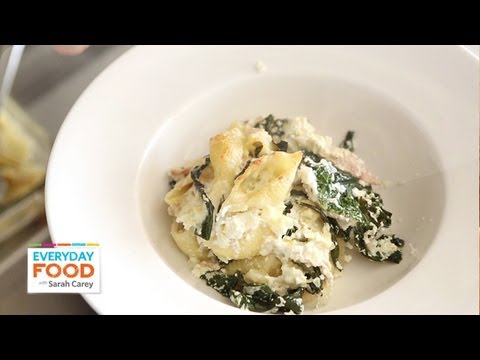 VIDEO : chicken and kale casserole | everyday food with sarah carey - welcome to winter-greens week! i'll be making a newwelcome to winter-greens week! i'll be making a newrecipe witha different leafy vegetable every day this week. today  ...