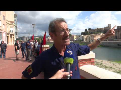 Manifestació falangista a Tortosa a favor de mantenir el monument franquista