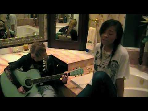 Britney Spears' 'If You Seek Amy' Acoustic by Jordan McCoy (and Dream)