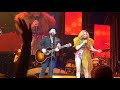 Sugarland sings their current single "Babe" live at PNC Arena