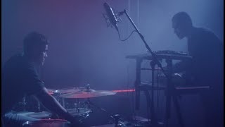 Juno Mamba - Flicker (Live Performance)