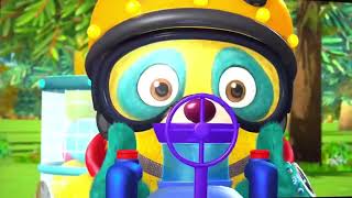 Special Agent Oso Launch Water Balloons
