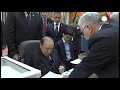 Algérie: Bouteflika réélu dans un fauteuil