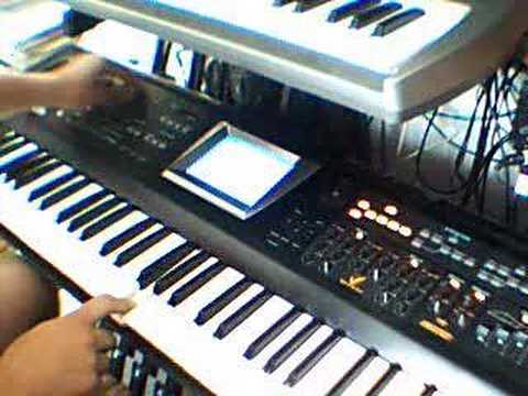 Stoltz steping to the Roland V-synth v2