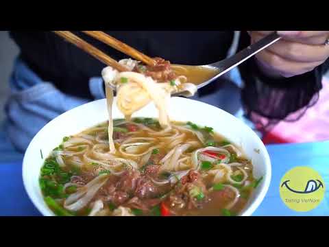 PHỞ BÒ SỐT VANG | Vietnam streetfood | TastingVietNam