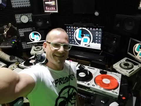 SESSIONS & LIVE SETS