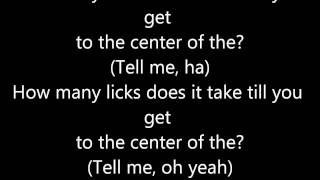 Watch Lil Kim How Many Licks video