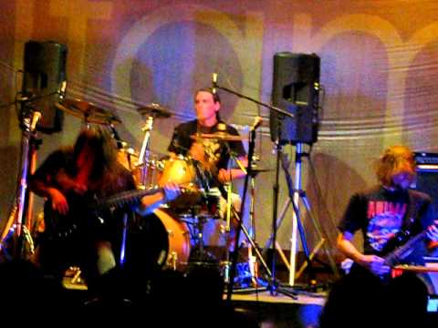 GROMADAh "Battery (metallica cover)" (live@Vitamin, Simferopol, 05dec2010)