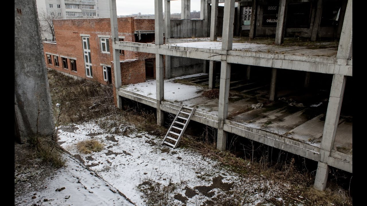 На заброшенной стройке - 8 фото