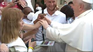 Pope: Faith begins in small communities