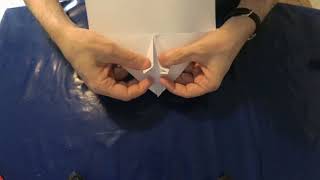 Avion en papier : un classique qui plane super bien.