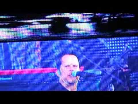 Houston Rodeo vs. Gary Allan Images
