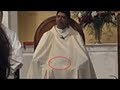 Sacerdote masturbandose en una misa