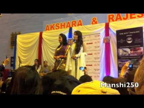 Akshara singing O kana ab toh murli thi