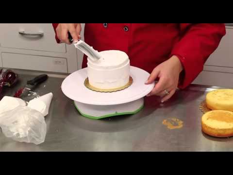 VIDEO : base-ice and fill a 5-inch cake layer - description. ...