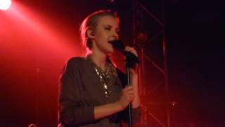 Watch Leslie Clio Let Go video