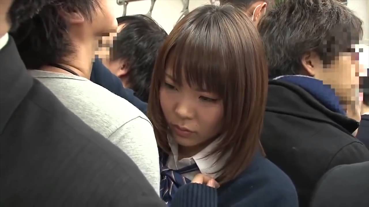 Очаровательные японские девушки устроили оргию в автобусе