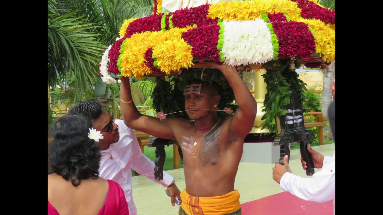 Cavadee au Kovil Kaylasson !