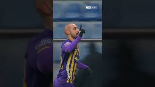Ahmed Kutucunun Ceza Sahası Dışından Ü