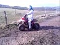 video d'un quad hytrack 80cc dans la boue (complet)